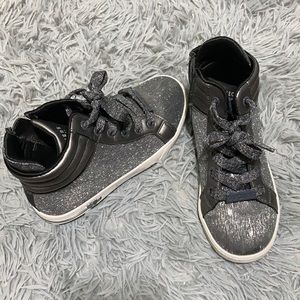 These are some good shoes for kids who like comfortable stylish shoes